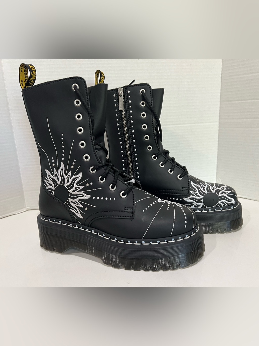 Dr. Martens Jadon Hi Solar Flare Platform
 Women Size 7